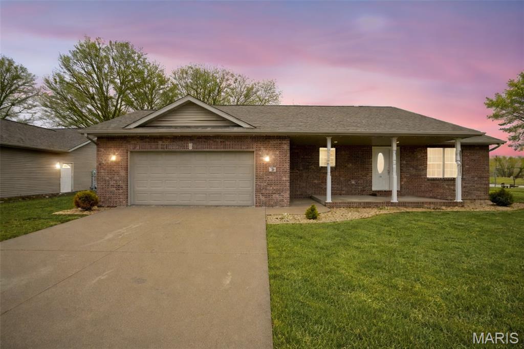 5 North Porte Drive Highland, IL 62249 - Photo 2 of 38