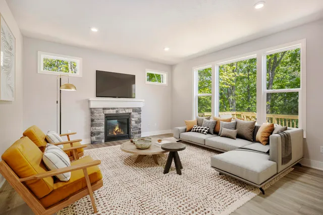 $714,900 | 5479 Ada Drive Southeast, Ada, MI 49301