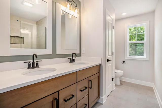 $714,900 | 5479 Ada Drive Southeast, Ada, MI 49301