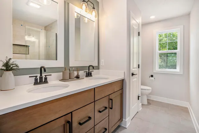 $714,900 | 5479 Ada Drive Southeast, Ada, MI 49301