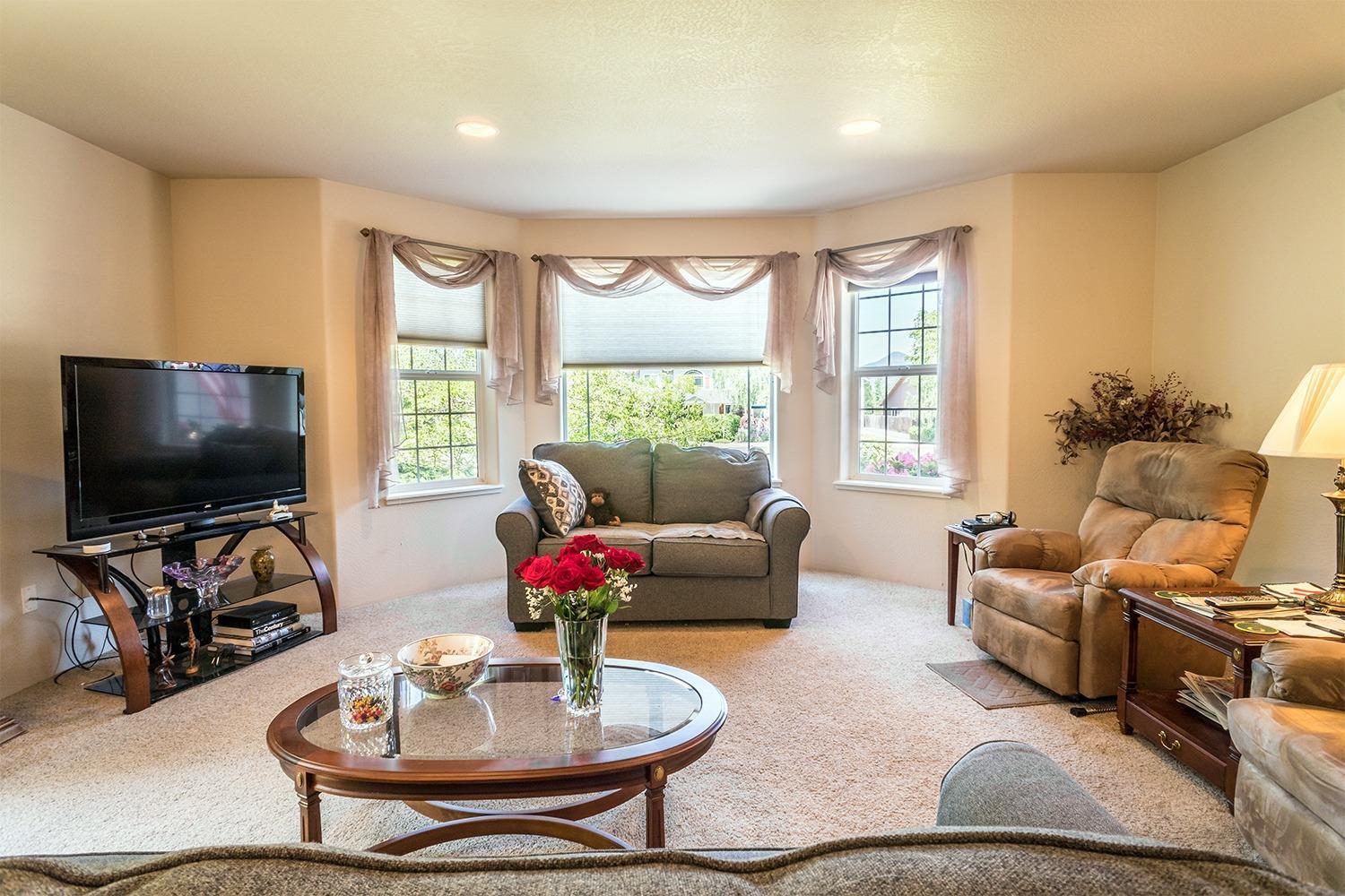 115 Walnut Place Phoenix, OR 97535 - Photo 12 of 35 Additional Photo