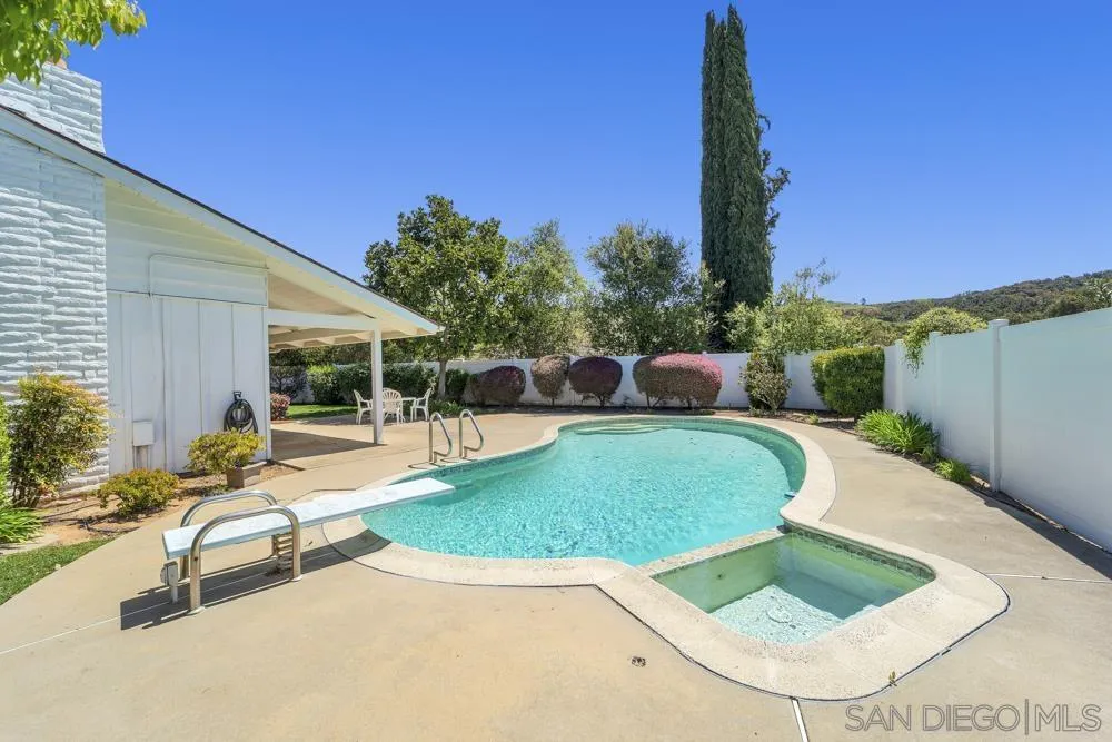 3563 Oak Cliff Drive Fallbrook, CA 92028 - Photo 3 of 43 a view of a backyard with sitting area