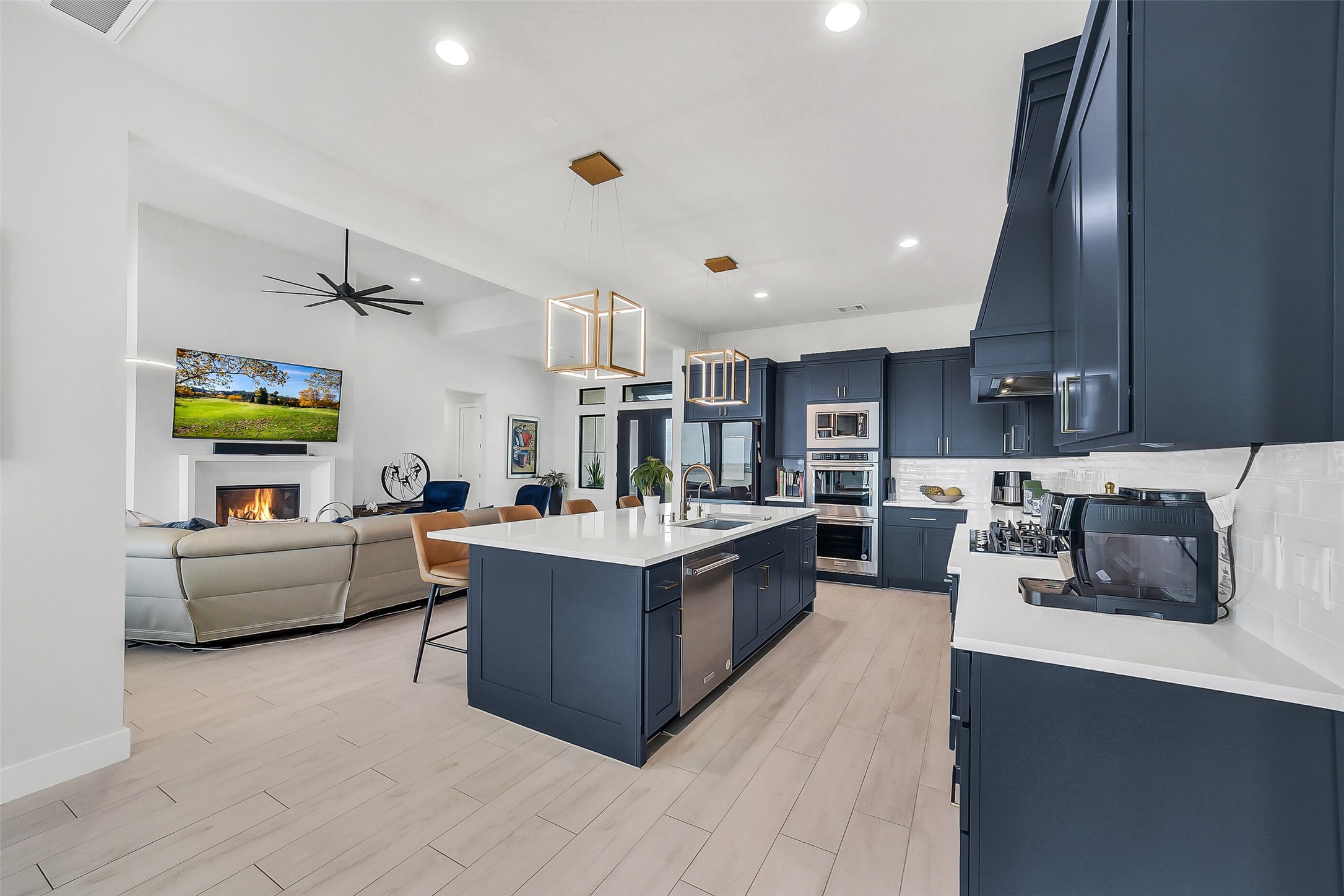 1005 Falcon Cove Waller, TX 77484 - Photo 9 of 48