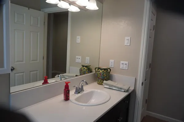 $475,000 | 7478 East Flint Way, Fresno, CA 93737