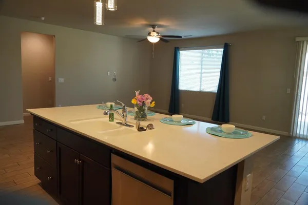 $475,000 | 7478 East Flint Way, Fresno, CA 93737