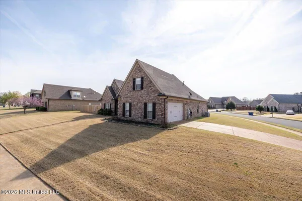 $399,500 | 1768 Linden Drive, Nesbit, MS 38651
