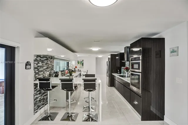 $1,950,000 | 6201 Southwest 107th Avenue, Miami, FL 33173