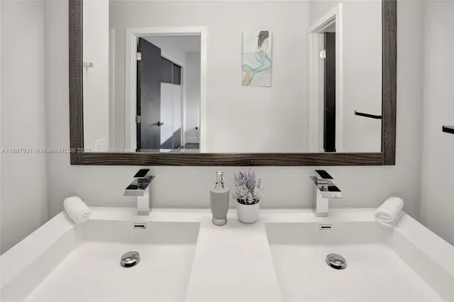 $1,950,000 | 6201 Southwest 107th Avenue, Miami, FL 33173