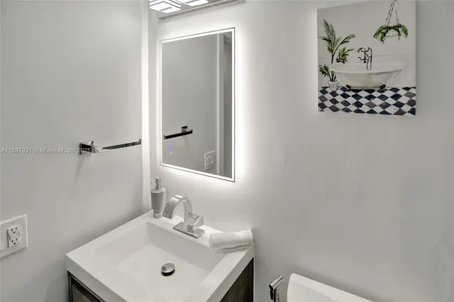 $1,950,000 | 6201 Southwest 107th Avenue, Miami, FL 33173