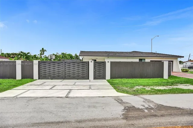 $1,950,000 | 6201 Southwest 107th Avenue, Miami, FL 33173