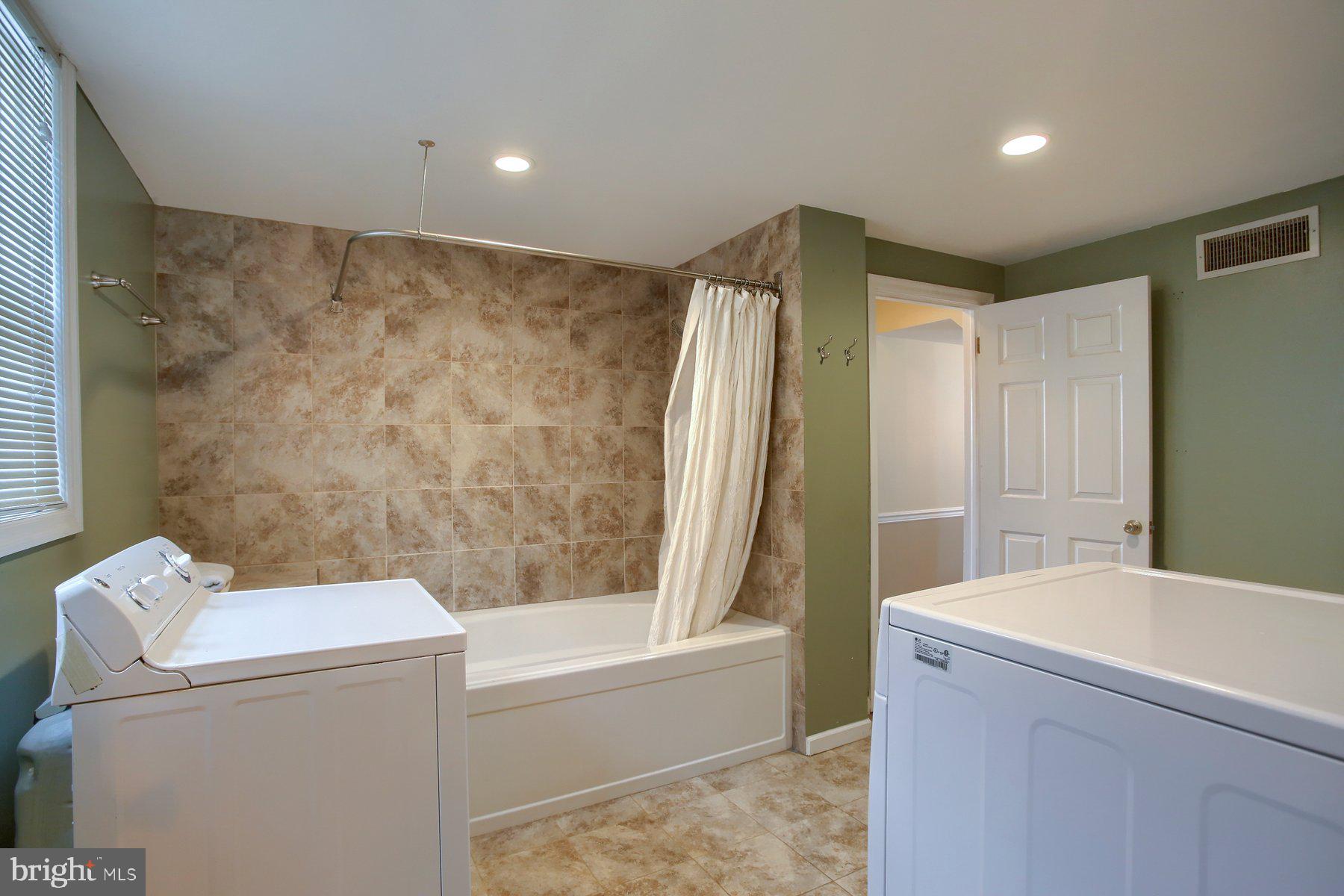 6018 Linglestown Road Harrisburg, PA 17112 - Photo 21 of 35 Gallery Image 21