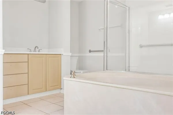 $2,500 | 14819 Laguna Drive, Unit 403, Fort Myers, FL 33908