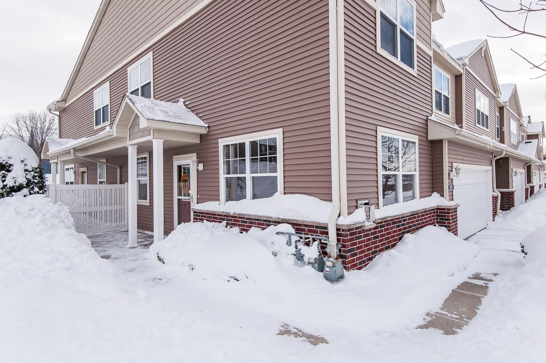 228 Emory Lane Southeast Rochester, MN 55904 - Photo 3 of 30