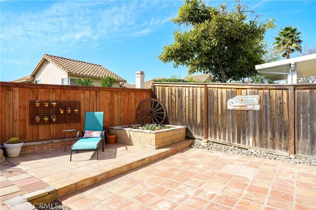 a view of a tennis court