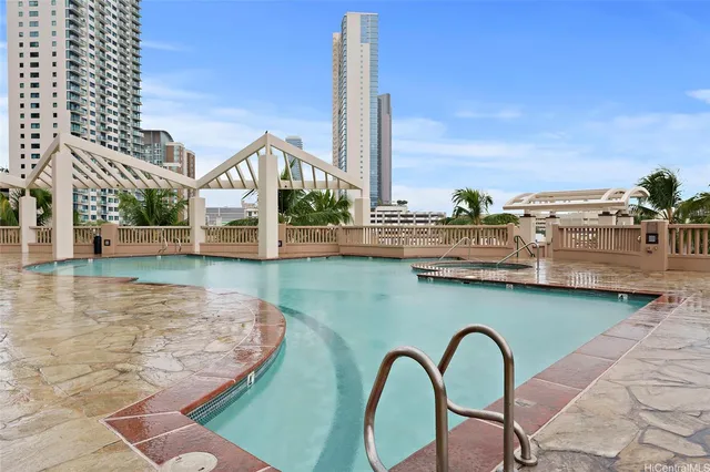 $620,000 | 600 Queen Street, Unit 612, Honolulu, HI 96813