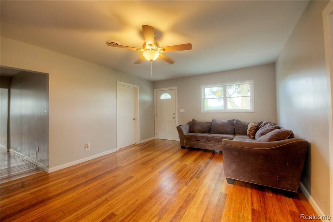 13425 South Beyer Road Birch Run, MI 48415 - Photo 6 of 46 930A4282_3_4.jpg