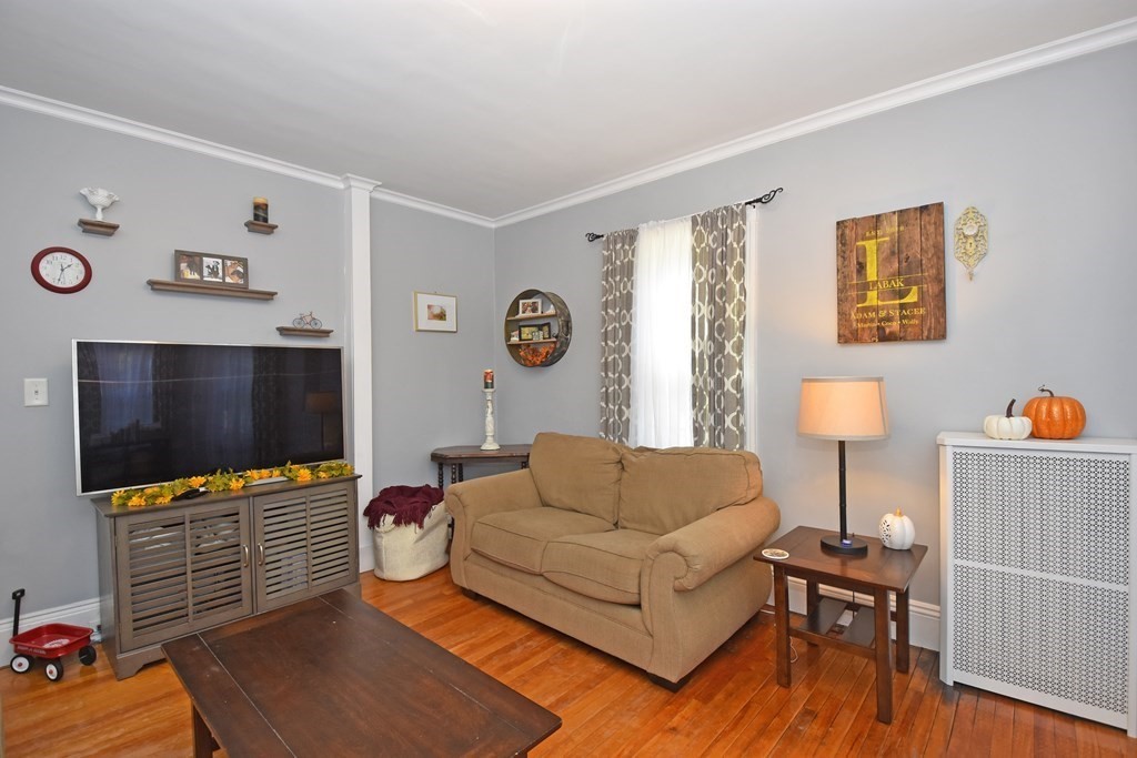 69 Whipple Street Worcester, MA 01607 - Photo 3 of 32 Gallery Image 3