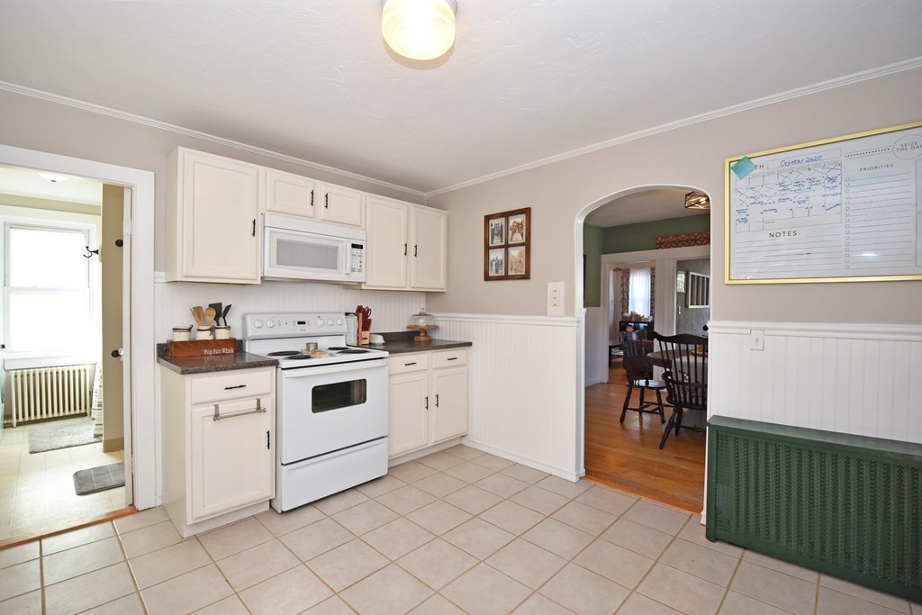 69 Whipple Street Worcester, MA 01607 - Photo 8 of 32 Gallery Image 8
