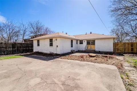 $329,000 | 2348 Wildoak Drive, Dallas, TX 75228