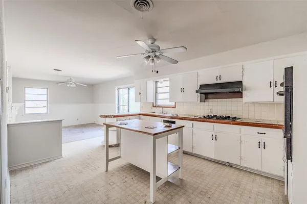 $329,000 | 2348 Wildoak Drive, Dallas, TX 75228