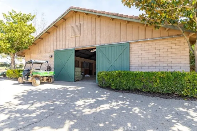 a house view with a outdoor space