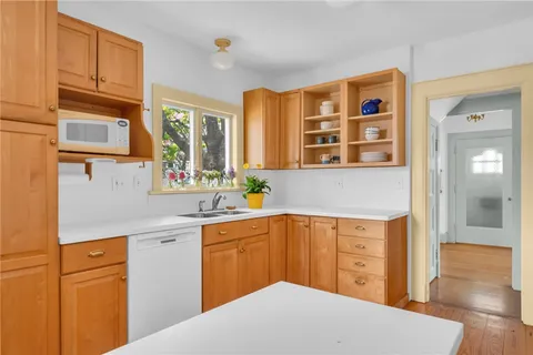 $3,000,000 | 4 Van Zandt Avenue, Newport, RI 02840