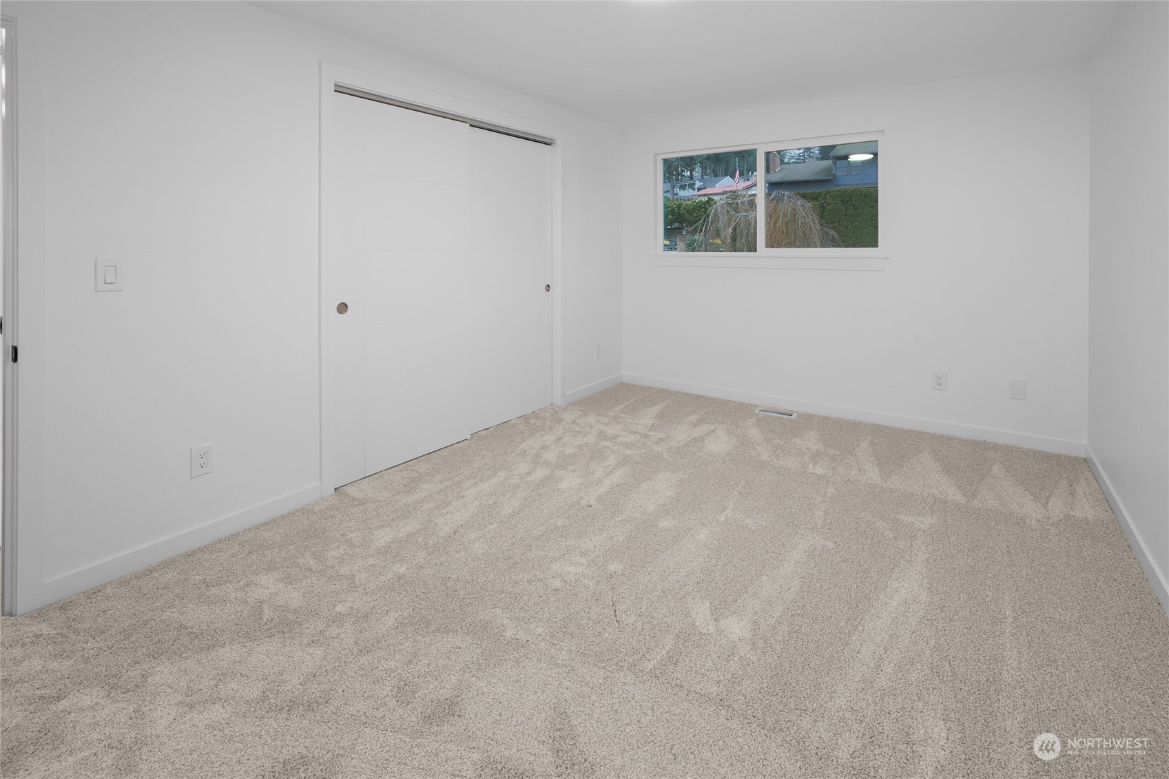 815 Rowell Street Steilacoom, WA 98388 - Photo 17 of 34 an empty room with a window