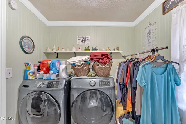 $659,900 | 8712 Highway 19E, Roan Mountain, TN 37687