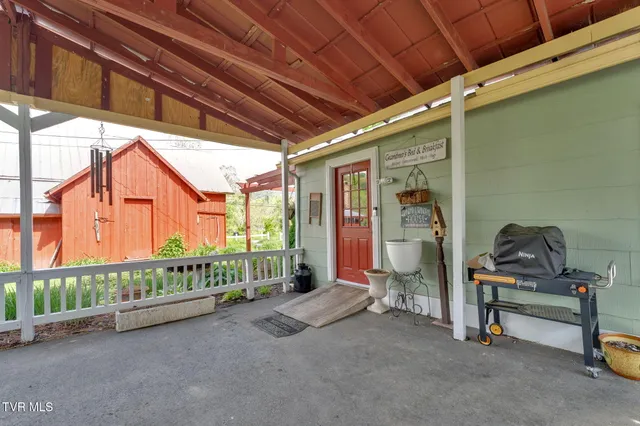 $659,900 | 8712 Highway 19E, Roan Mountain, TN 37687