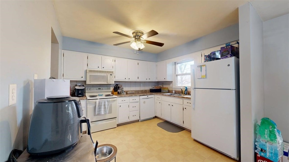 3902 Greenridge Drive Decatur, IL 62526 - Photo 7 of 18 Gallery Image 7
