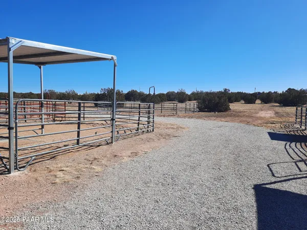 a view of outdoor space with city view