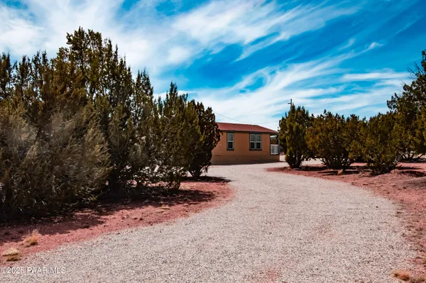 $325,000 | 53845 Cedar Drive, Seligman, AZ 86337
