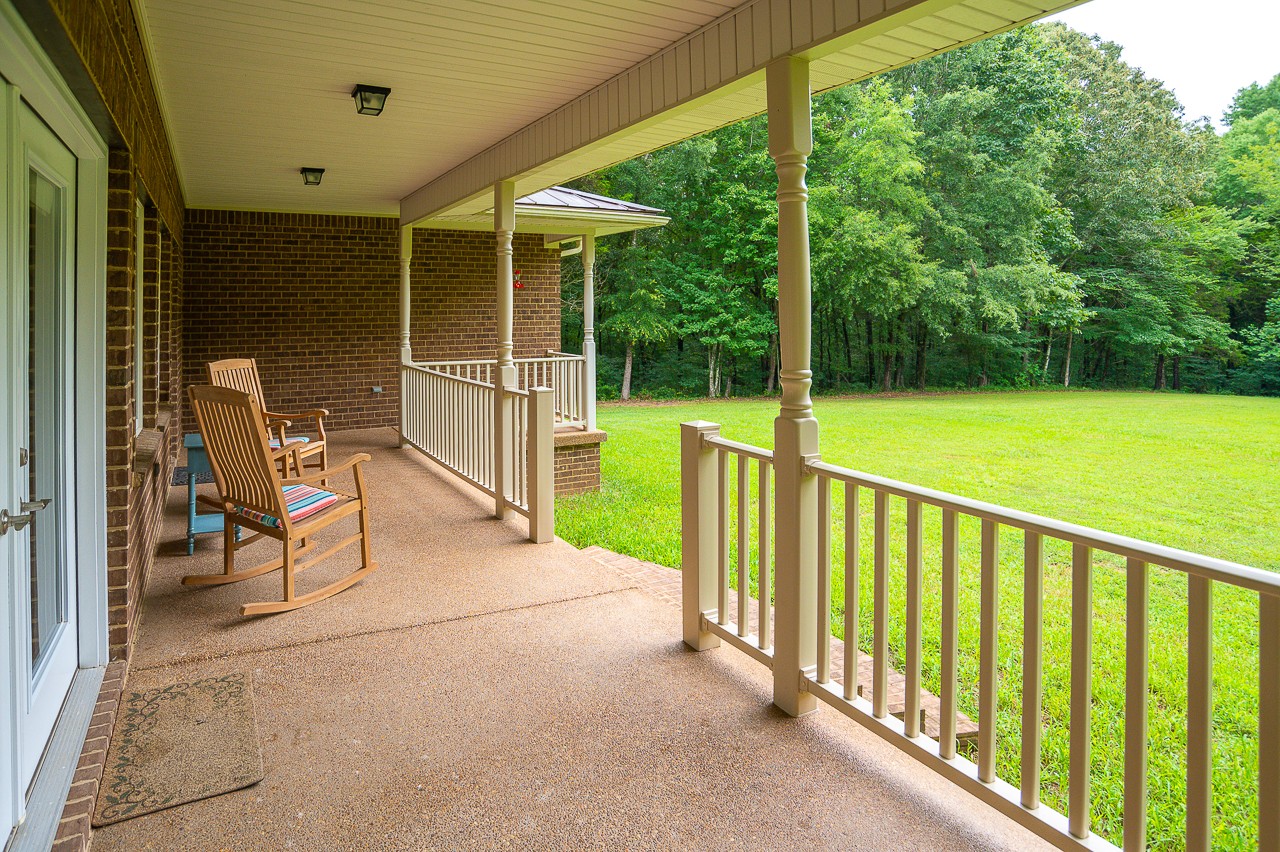 41 Arnold Road Flintville, TN 37335 - Photo 3 of 41 a view of a chair and table in the balcony