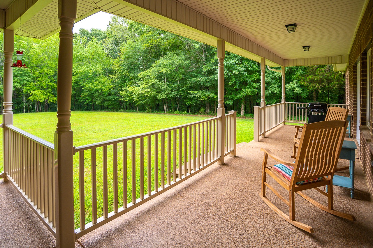 41 Arnold Road Flintville, TN 37335 - Photo 4 of 41 a view of two chairs in balcony