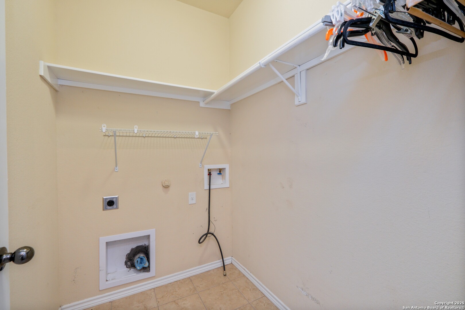 206 Club View West Seguin, TX 78155 - Photo 25 of 36 a bathroom with a shower