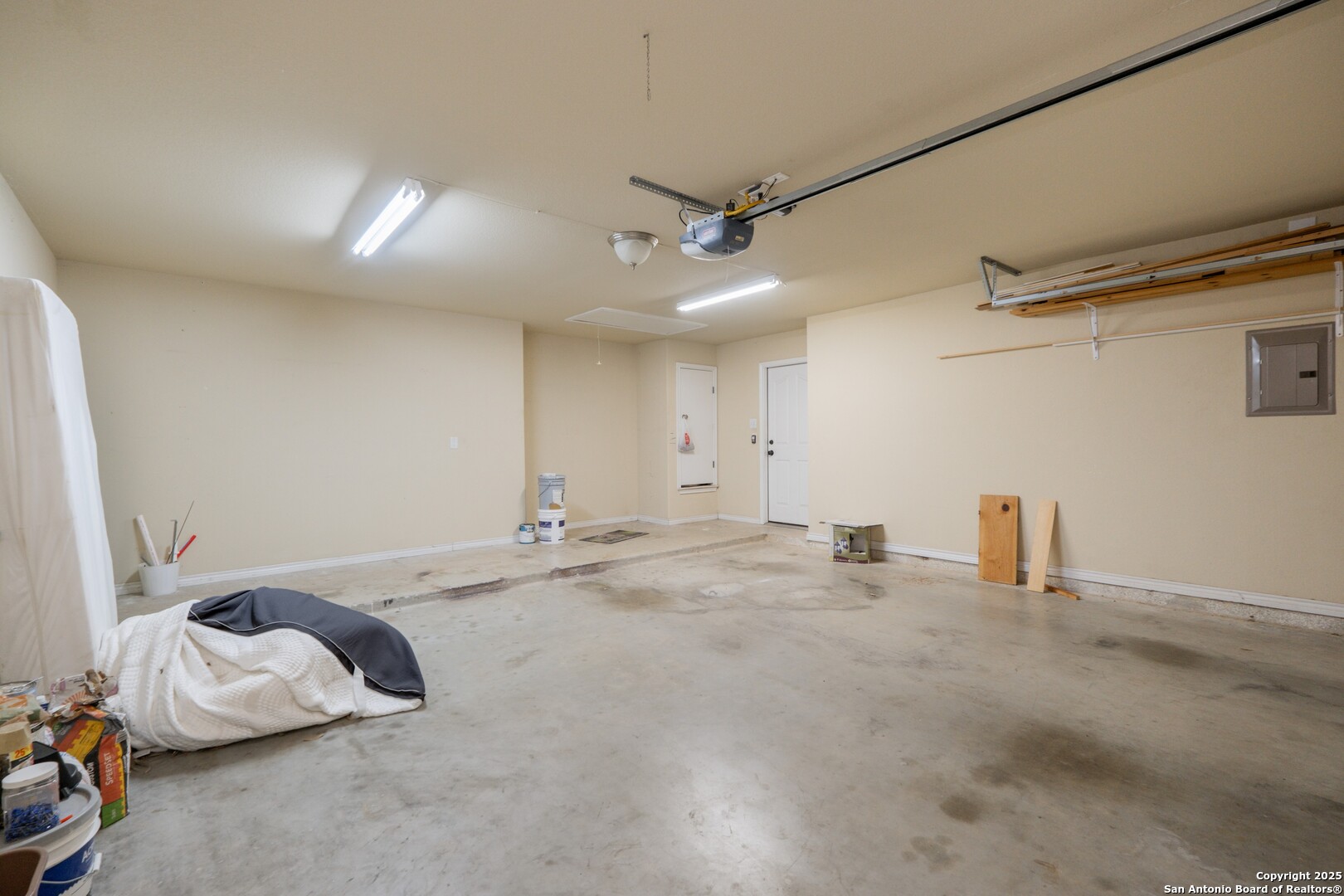 206 Club View West Seguin, TX 78155 - Photo 34 of 36 a view of a room with rack and a ceiling fan