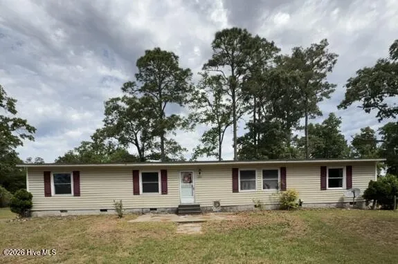 $1,350 | 2030 Catherine Lake Road, Richlands, NC 28574