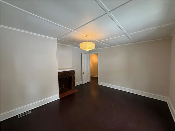 $1,600 | 166 East 3rd Street, Corning, NY 14830