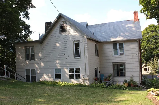 $1,600 | 166 East 3rd Street, Corning, NY 14830