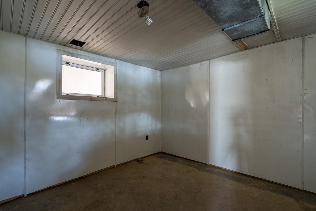 373 Catamount Road Northwood, NH 03261 - Photo 31 of 38