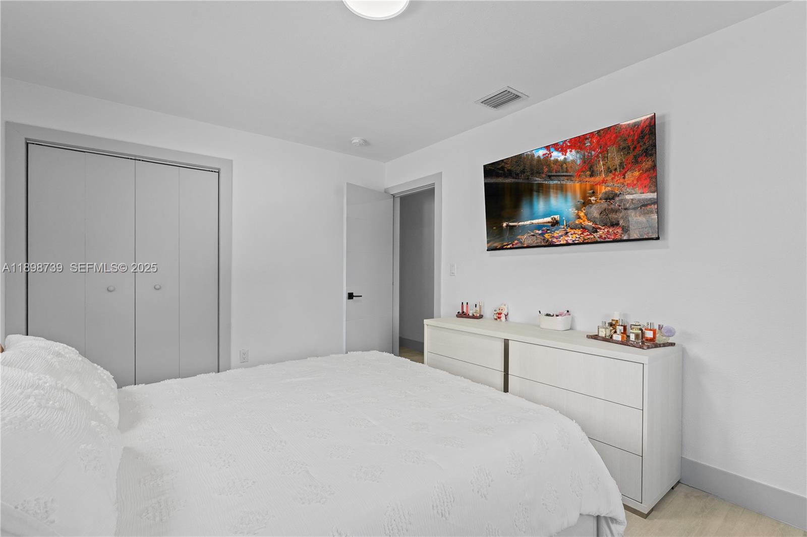 11350 Southwest 57th Street Miami, FL 33173 - Photo 15 of 47