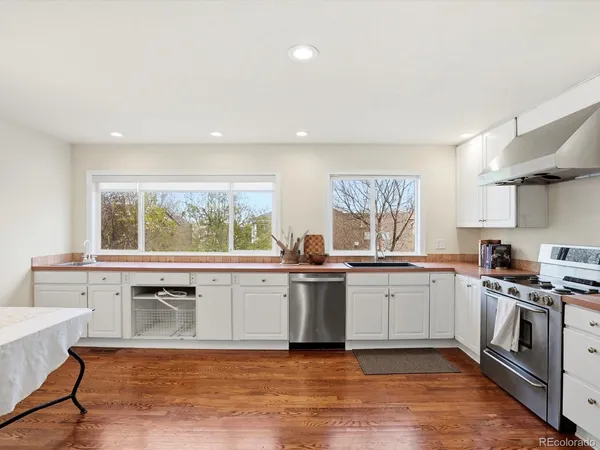 $895,000 | 7656 South Grape Way, Centennial, CO 80122