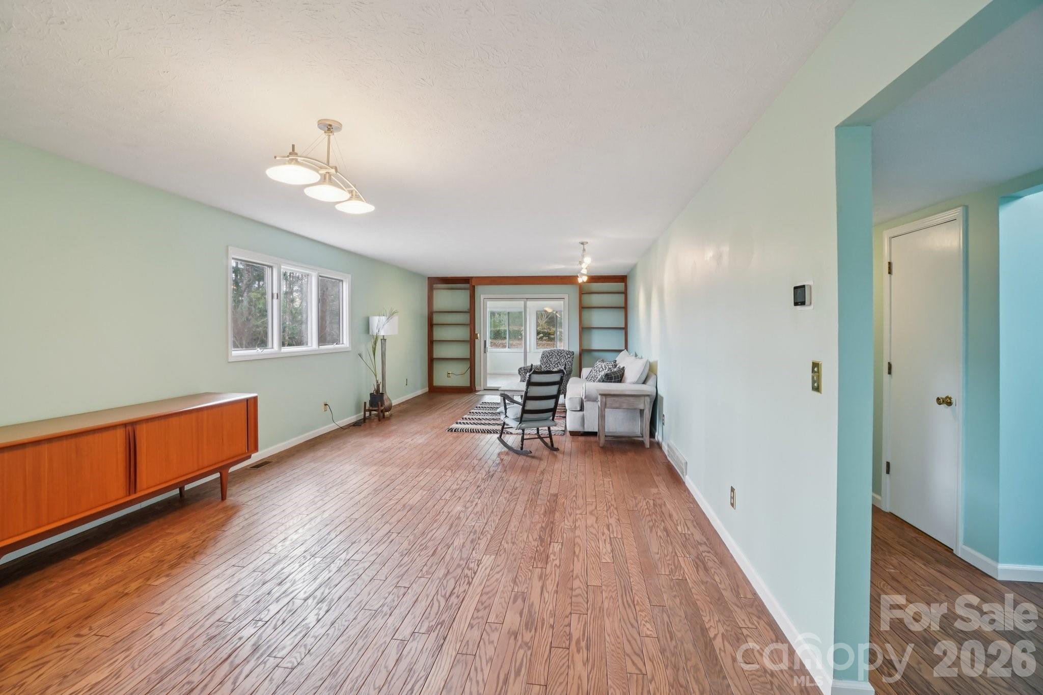 623 Owensby Road Hendersonville, NC 28792 - Photo 9 of 47
