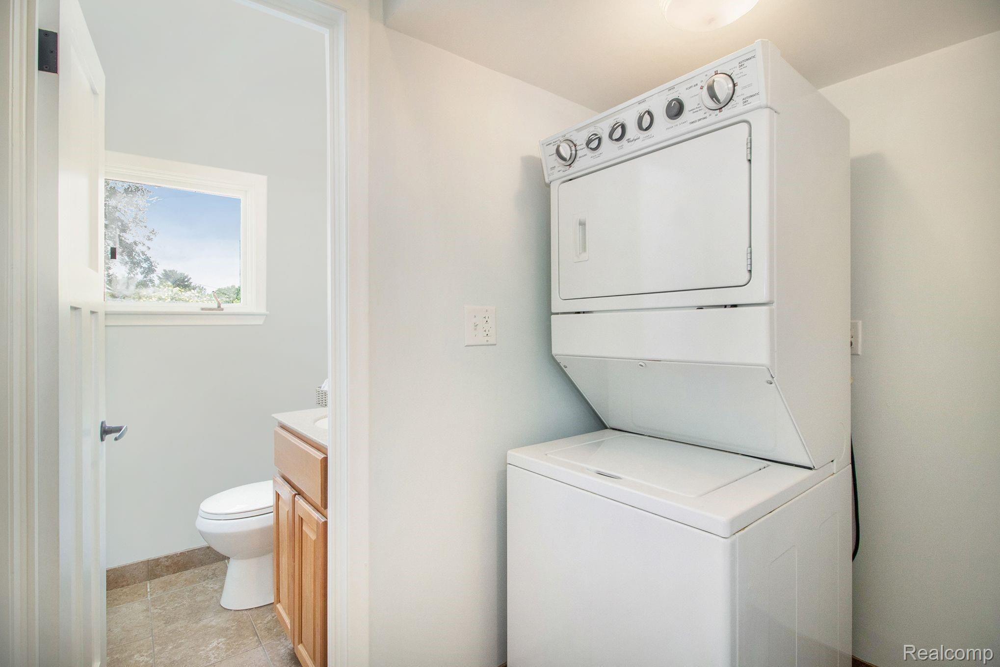 30507 West Road New Boston, MI 48164 - Photo 20 of 28 CONVENIENT FIRST FLOOR LAUNDRY