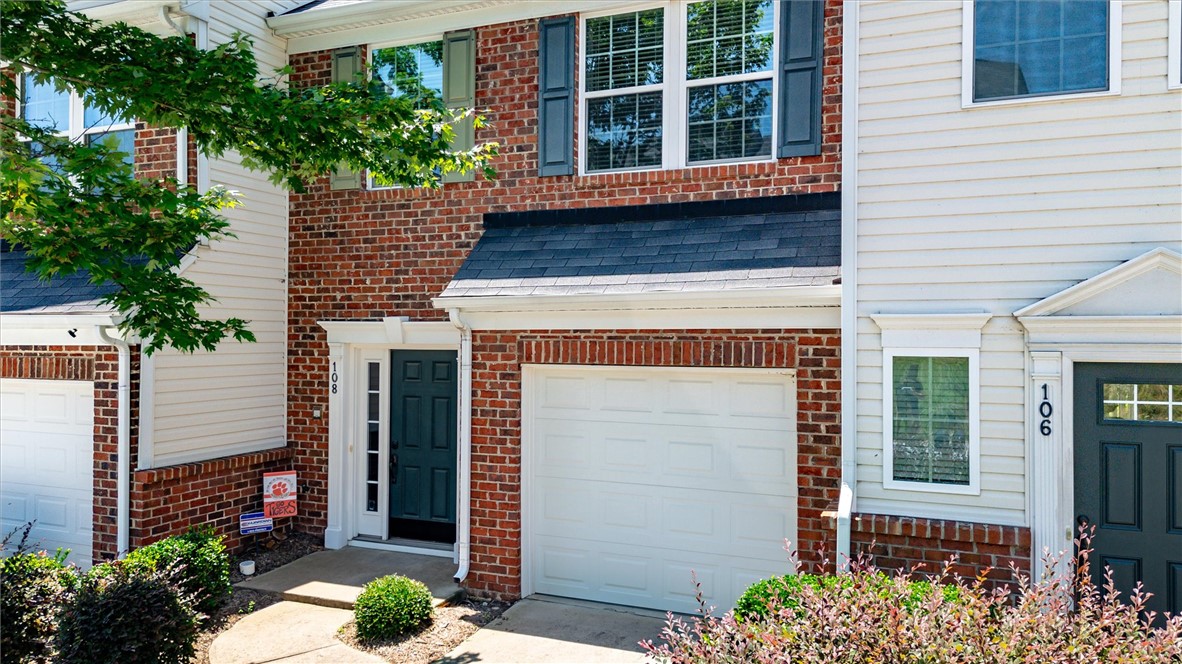 108 Awendaw Way Greenville, SC 29607 - Photo 3 of 29