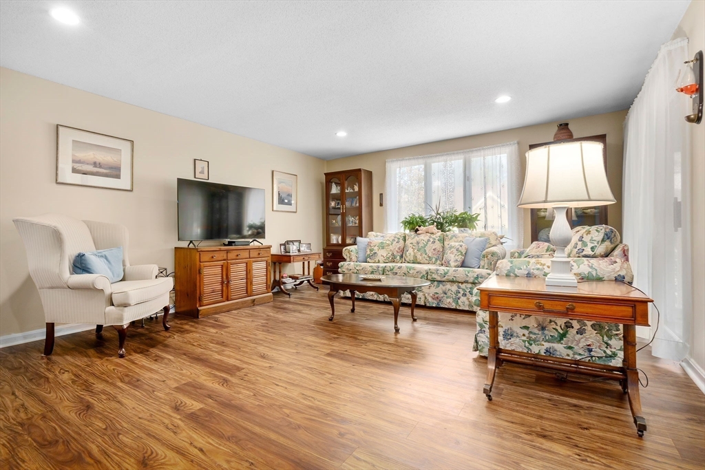 130 Village Post Road, Unit 130 Danvers, MA 01923 - Photo 5 of 29 Gallery Image 5
