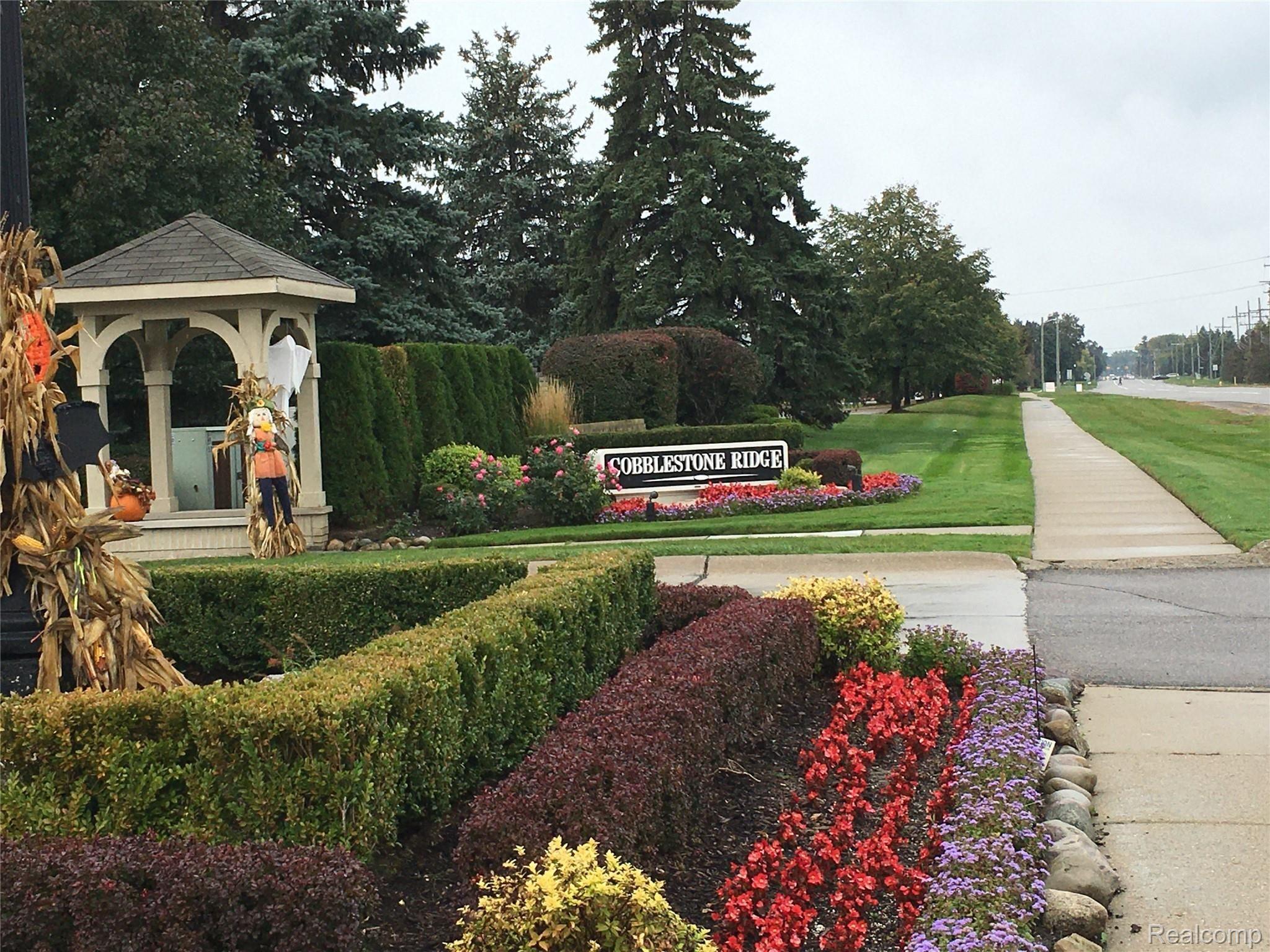 52103 Southview Ridge, Unit 61 Macomb, MI 48042 - Photo 1 of 29 Cobblestone Ridge Entrance.JPG