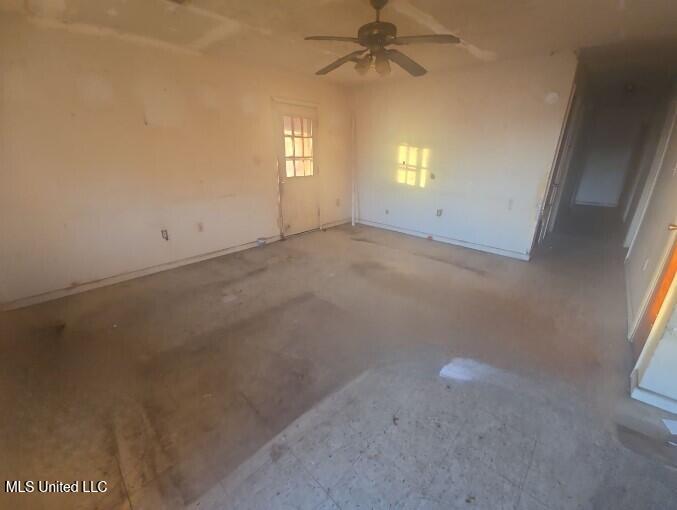 3305 Miller Road Itta Bena, MS 38941 - Photo 8 of 11 Living Area