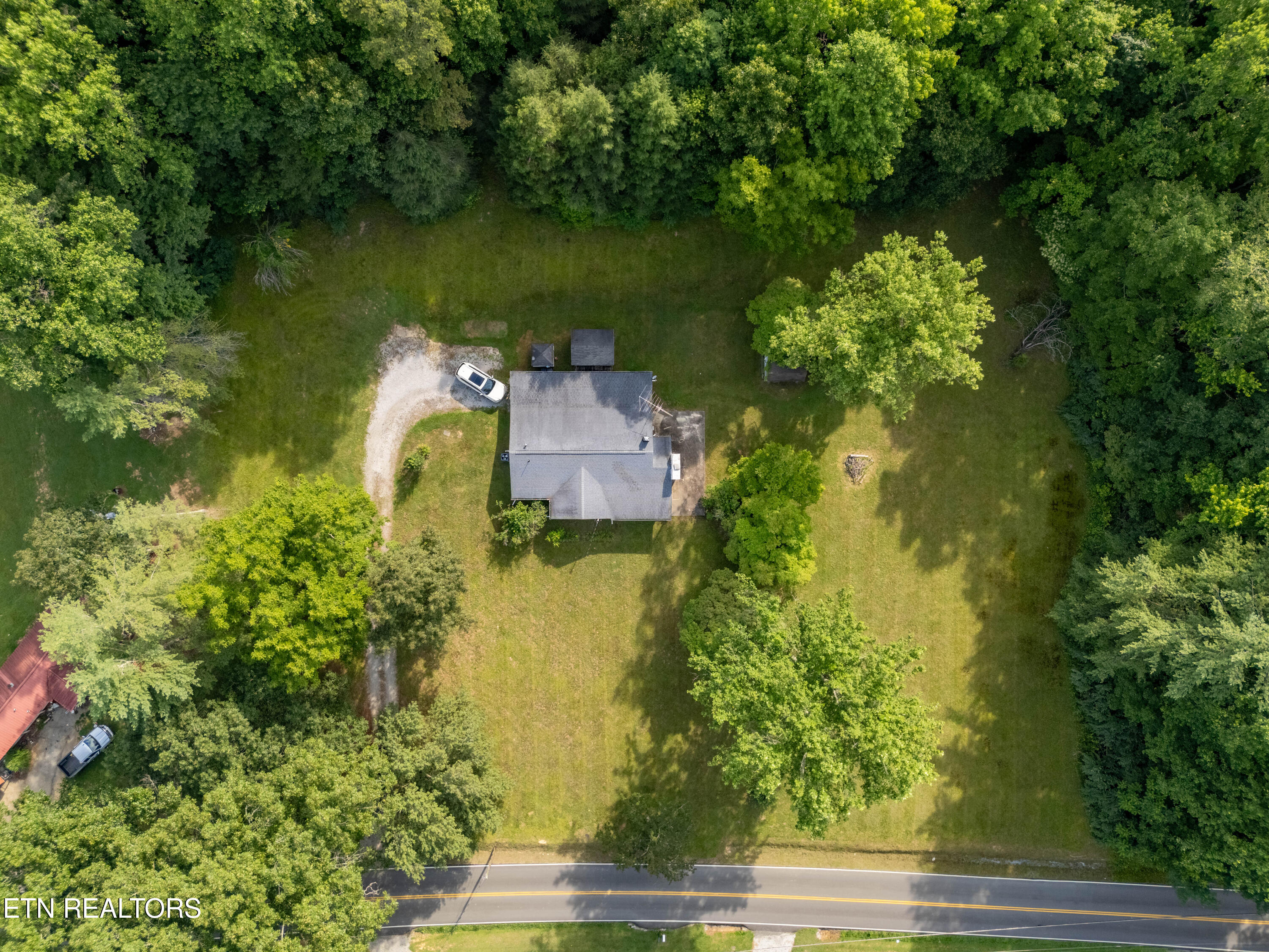 471 Mossy Grove Road Harriman, TN 37748 - Photo 27 of 34 DJI_20260616094233_0056_D-HDR