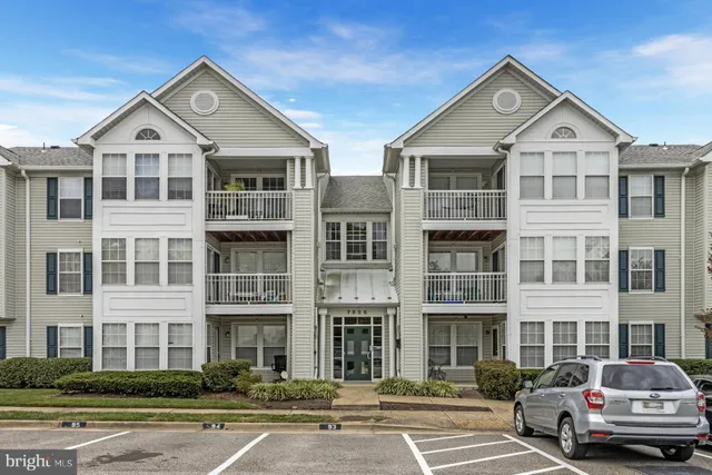 $365,000 | 7525 Snowpea Court, Unit 87, Alexandria, VA 22306
